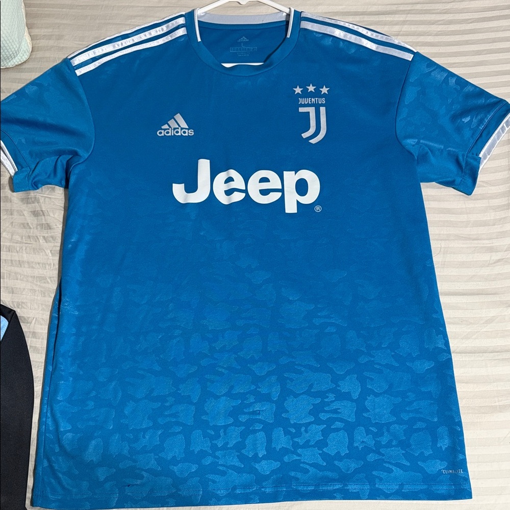 Adidas Juventus Blue Jersey (large)